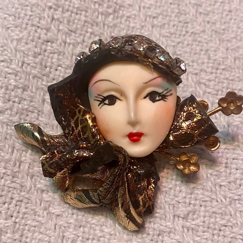 Vintage Art Deco Face Brooch Pin Beaded Hat